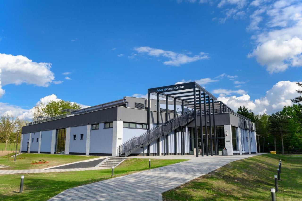 Adica Prenociste Sport Wellness Centar - Bazeni Vandrarhem Ada Exteriör bild